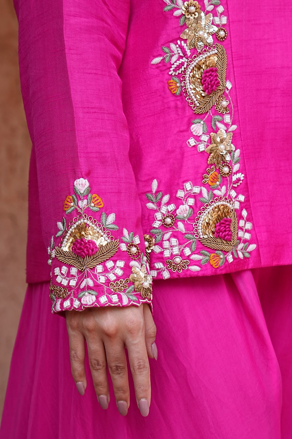 Gulaabo Cape Set - View 5