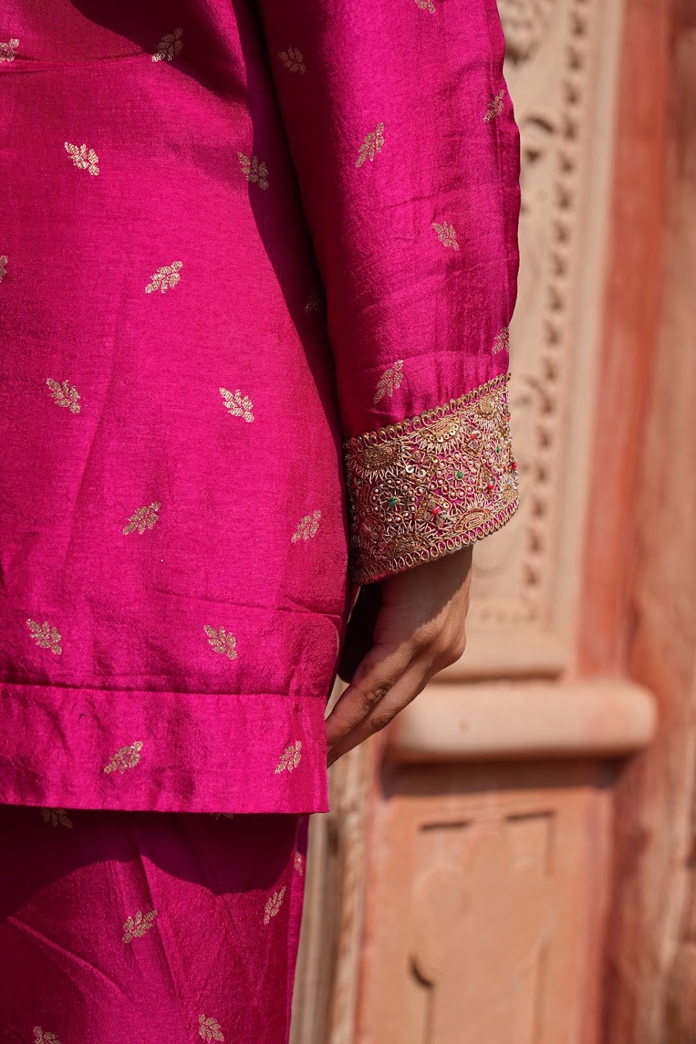 Zaari na ma Kurta Set - View 5
