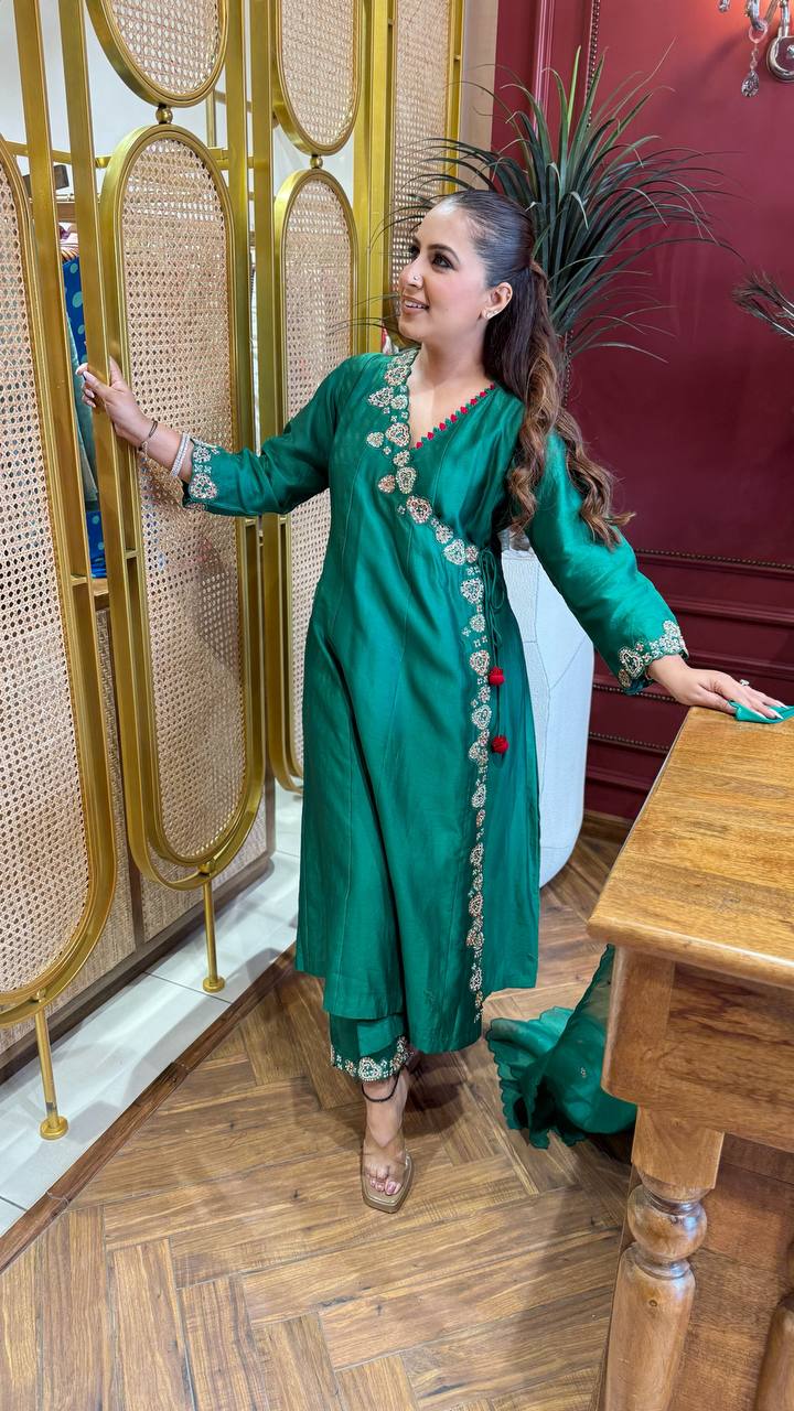 Mehreen Angrakha Kurta Set